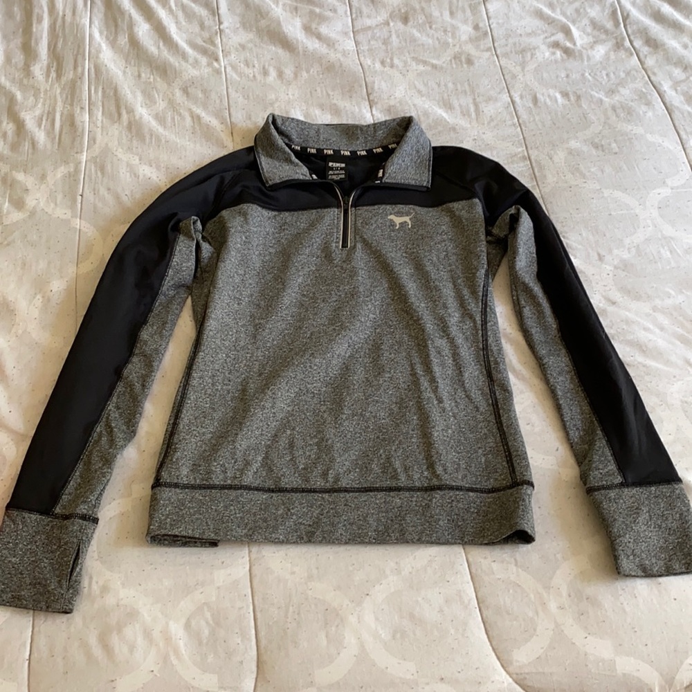 Long sleeve athletic cut pull over
